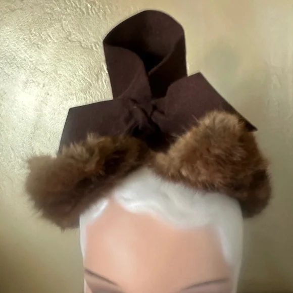 SKILLFUL 1930s' BROWN FELT HAT WITH FUR "WINGS" + FELT BOW
